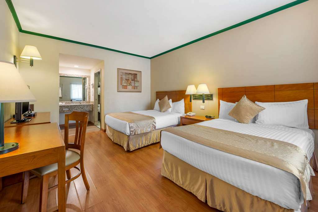 Comfort Inn Monclova Room photo